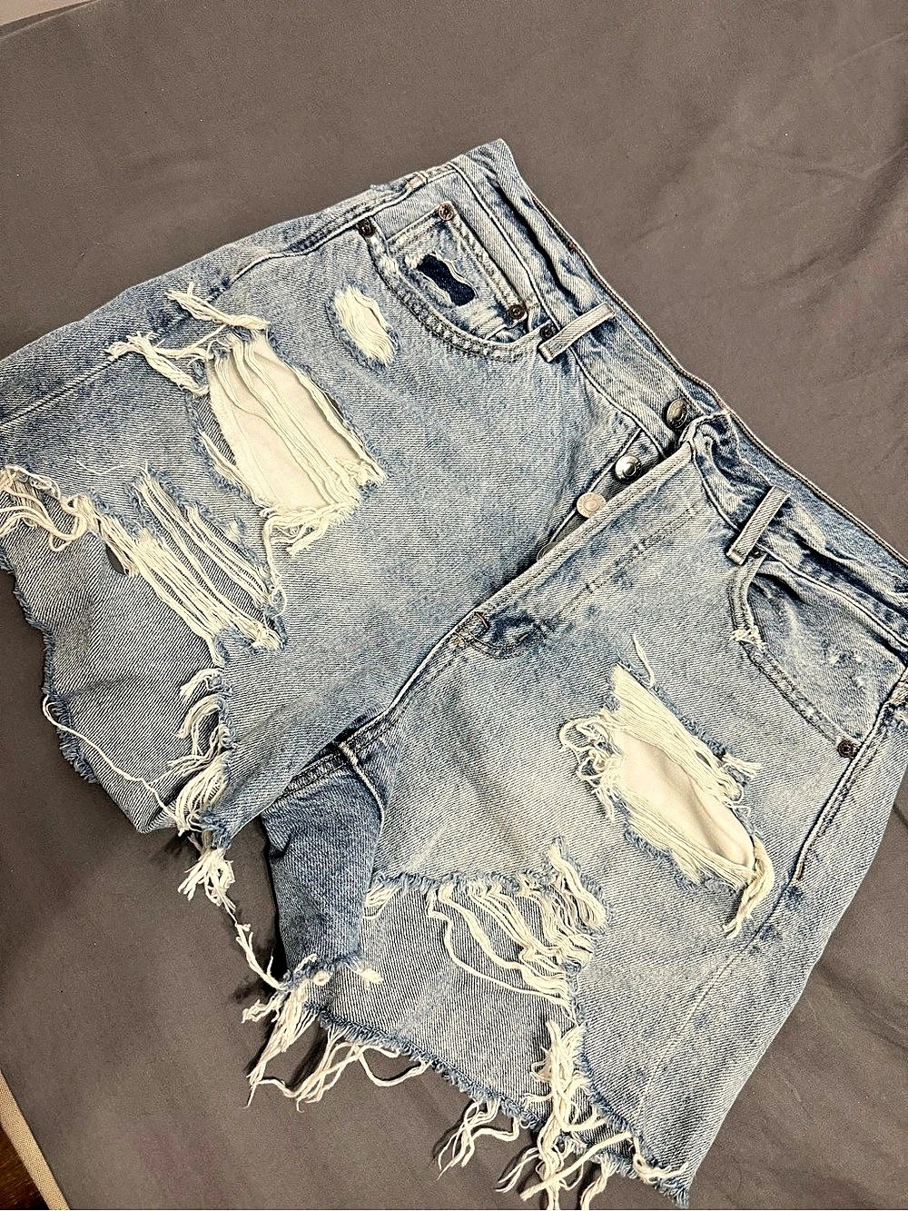 American Eagle 90s Boyfriend Short Distressed Denim Shorts in Blue Size 8